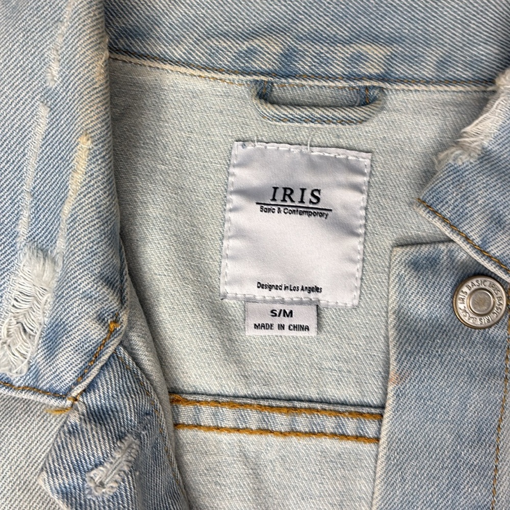 Iris Jeans Distressed Oversized Light Blue Denim Jacket size small/medium - Picture 3 of 8